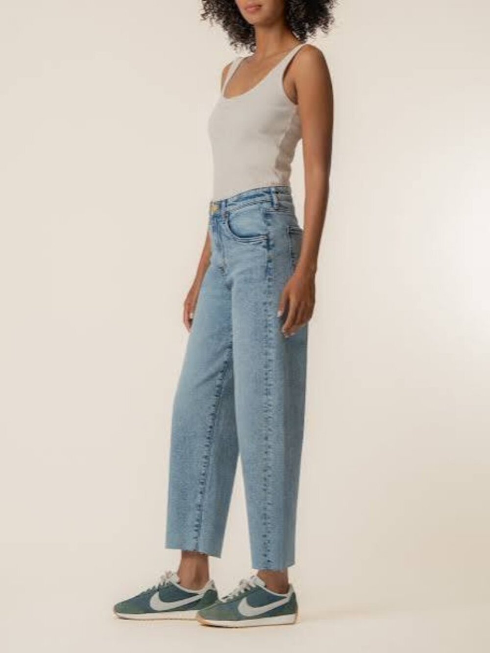 Gwen High-Rise Wide Leg Slouchy Raw Hem Size 8